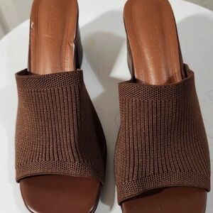 Chic Brown Knit Women's Mules